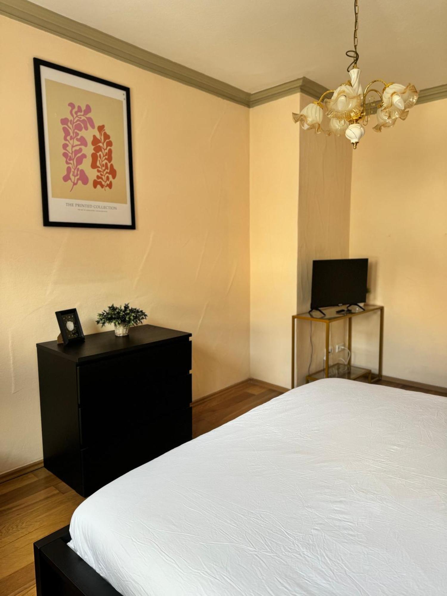 "City Chic Apartment" Im Gassen Gefluester ชเวบิชฮัลล์ ภายนอก รูปภาพ